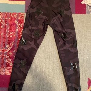 ultracor leggings size small black camo stars